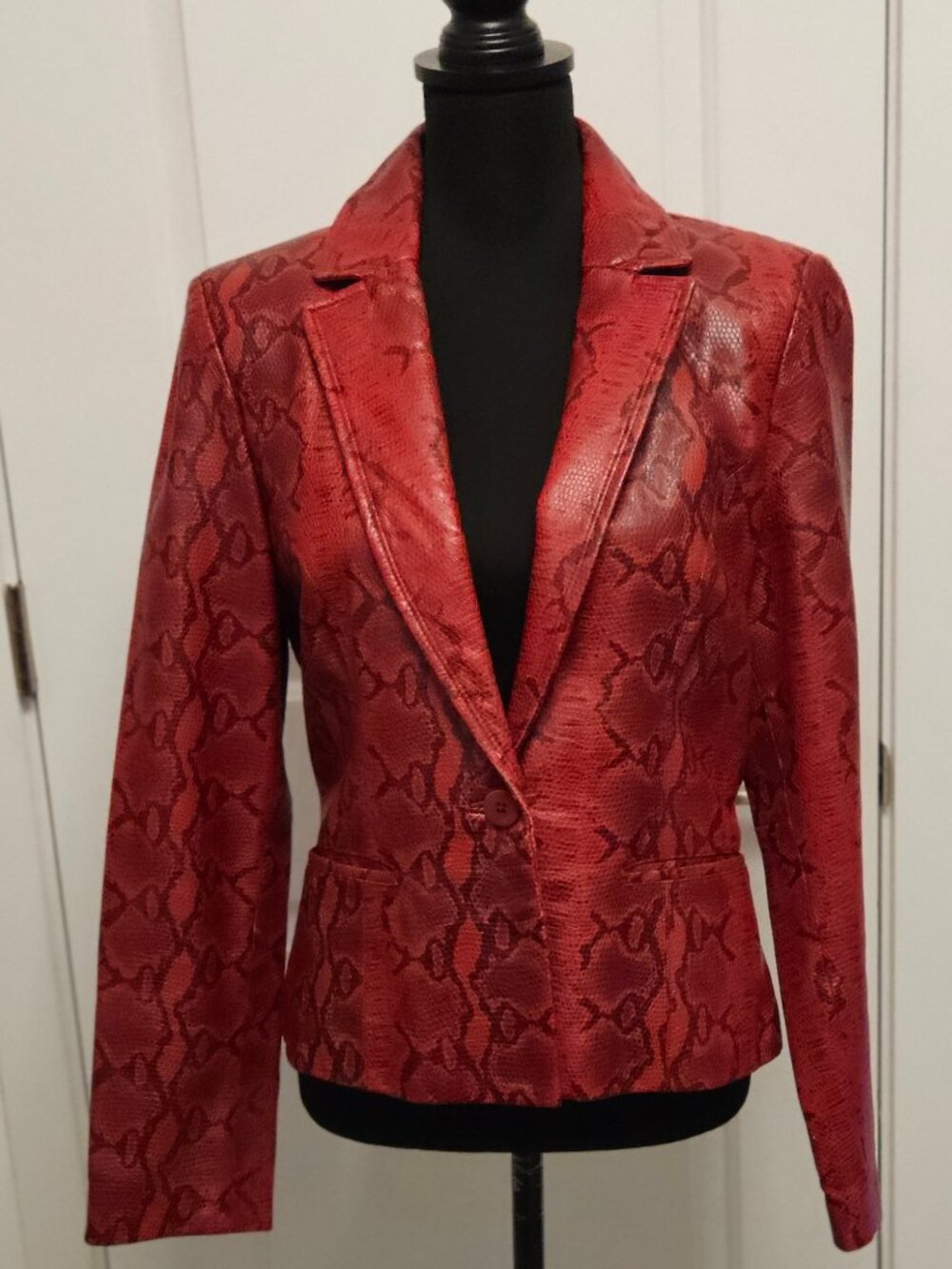 Sienna Studio Red Snakeskin Patterned Leather Jacket double breasted Size 8 - Picture 2 of 16